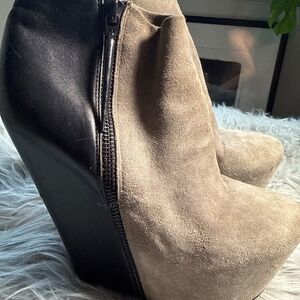 Monika Chiang platforms